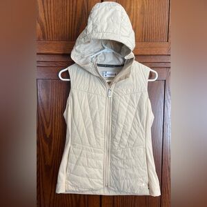 Smartwool Smartloft Cream Hooded Vest Size Small, great condition zipper pockets